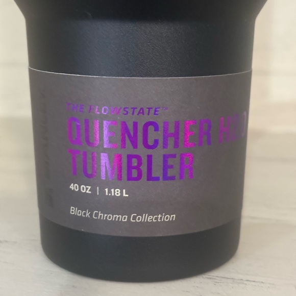 Stanley 40oz tumbler black chroma collection - Picture 3 of 5